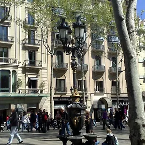 https://hostal-capitol-ramblas.topbarcelonahotels.com